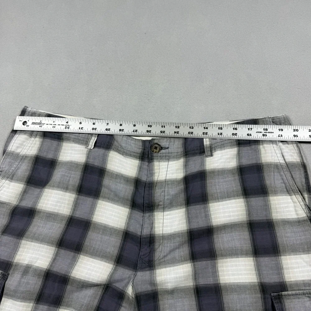 Tommy Bahama Mens Grey White Plaid Cargo Shorts Size 38 Cotton Casual Summer